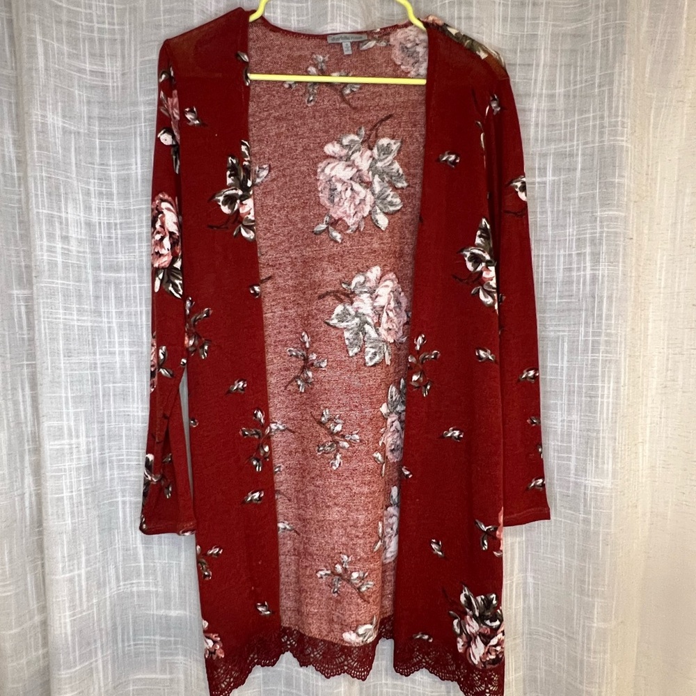 FLORAL CARDIGAN WITH LACE BOTTOM